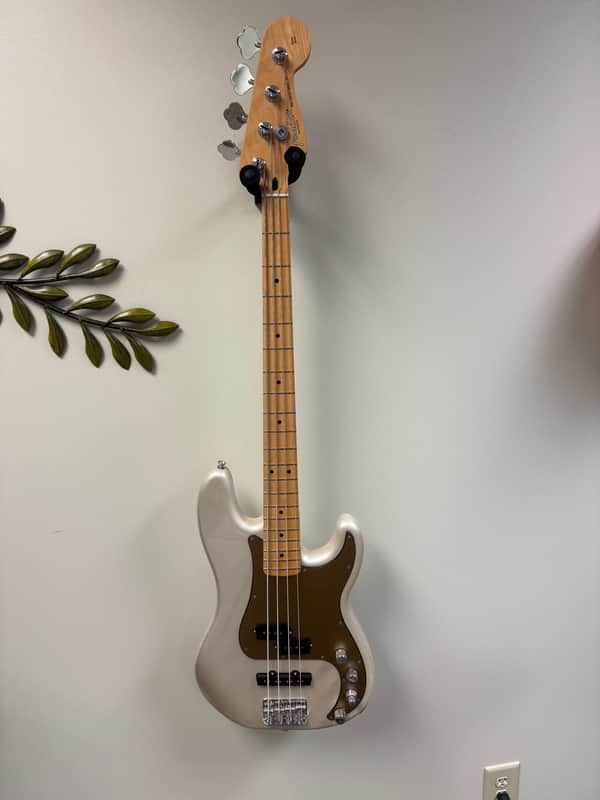 Fender Deluxe Active Precision Bass Special | Reverb