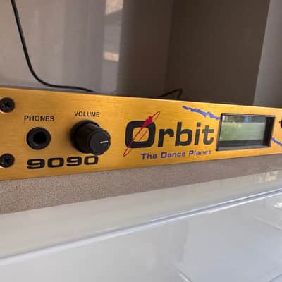 E-MU Systems Orbit 9090 V1 'The Dance Planet' Rackmount 32-Voice Synthesizer 1996 - Yellow