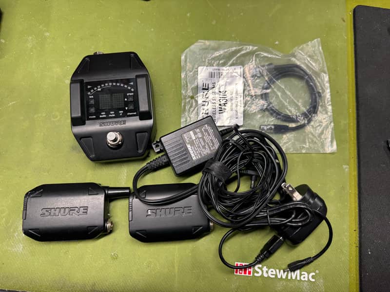 Shure GLXD16 Guitar Wireless System w extra transmitter image 1