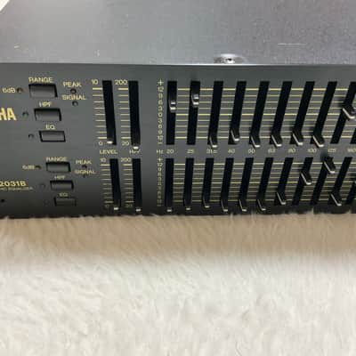 Yamaha Q2031B Dual-Channel Graphic Equalizer 2010s - Black image 3