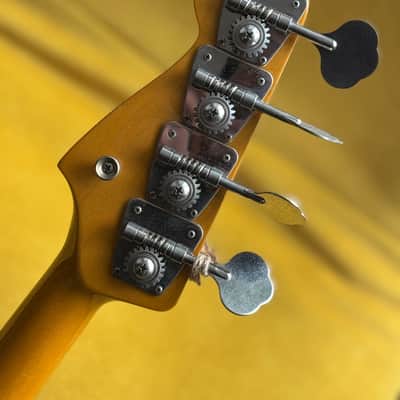 Fender Jazz Bass ’62 Reissue JB62-75US – 3-Tone Sunburst, 2004 image 4