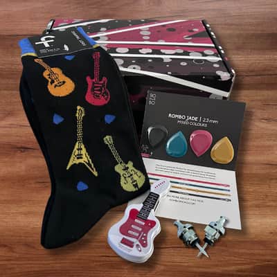 StrumCraft Electric Guitarist Gift Set image 3