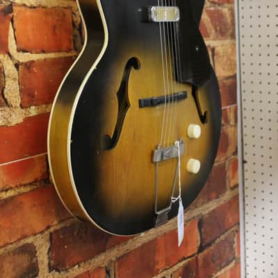 Circa. 1965 Harmony H53 Rocket — Brown Sunburst image 3