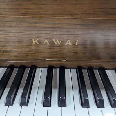 Kawai Piano 42" Console SN 49135 - walnut image 3
