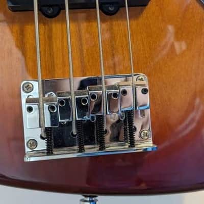 SIRE Marcus Miller V7 Alder Fretless 4 - Tobacco Sunbust image 4
