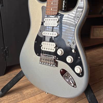 Fender Player Stratocaster HSH with Pau Ferro Fretboard 2019 - 2024 - Silver image 9