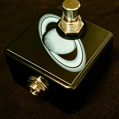 Saturnworks Black Micro Soft Touch Click-less Tap Tempo Pedal with a Switchcraft USA Jack - for use with Boss, EHX, Line 6, etc. Devices - Handcrafted in California