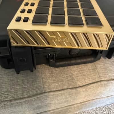 Akai MPC Live Standalone Sampler / Sequencer Gold Edition 2018 - Present - Gold image 3