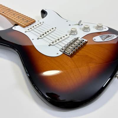 Fender Stratocaster '50s Vintera II 2023 Sunburst image 11