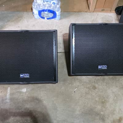 RCF TT25CXA monitors image 1