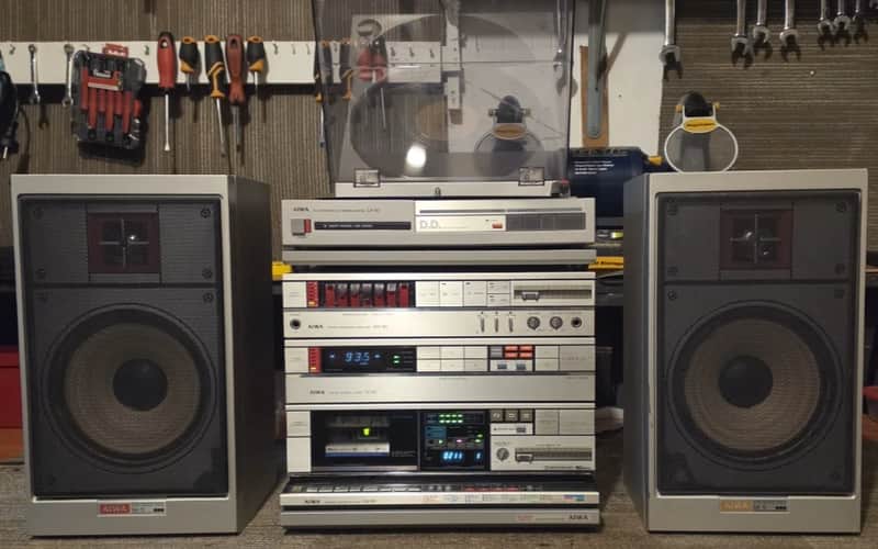 VINTAGE AIWA COMPONENT STEREO SYSTEM/TURNTABLE/TAPE/AMPLIFIER/VERY RARE STEREO