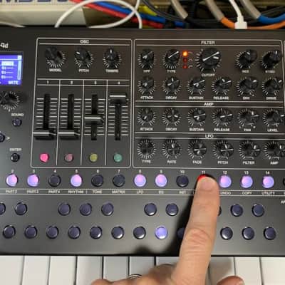 Roland SH-4D Polyphonic Multi-Timbral Synthesizer / Groovebox image 2
