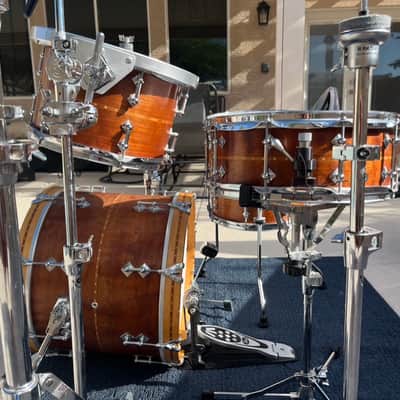 Craviotto Solid Cherry Drum Set – All drums signed by Johnny (2009) – 18/12/14 + 5.5 Snare – Collector Grade image 6