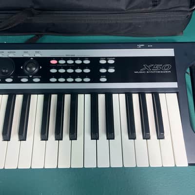 Korg X50 61-Key Music Synthesizer 2000s + bag image 7