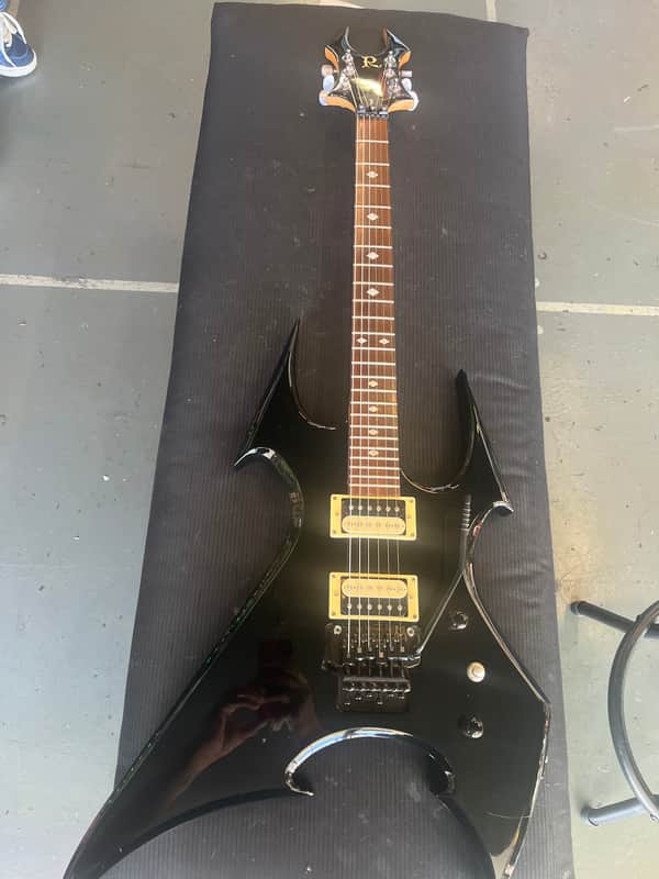 B.C. Rich 700-JE Beast 2005 - Black image 1