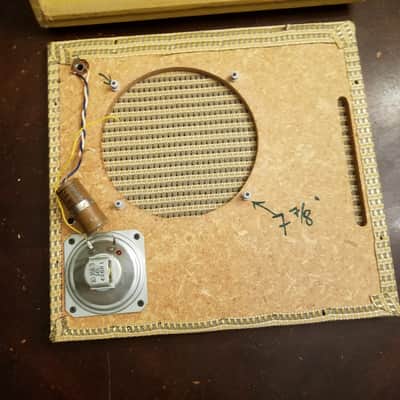 Audiomatic Empty vintage MCM speaker cabinet for 8" driver 1956 - gold woven cloth grill and alligator skin Tolex image 10