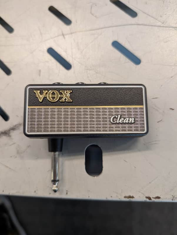 Vox amPlug 2 Clean Battery-Powered Guitar Headphone Amp image 1