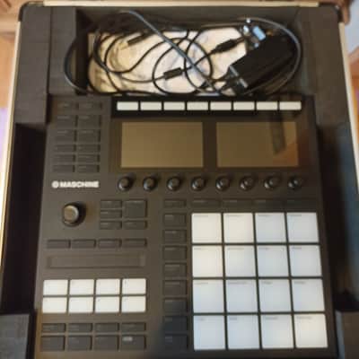 Native Instruments Maschine 2000s - Black image 1