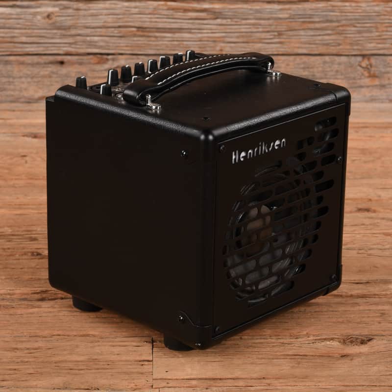 Henriksen The Bud 6 1x6" Bass Combo Amp image 1