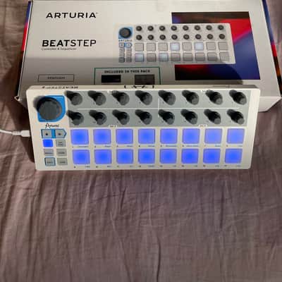 Arturia BeatStep MIDI Controller 2014 - Present - White