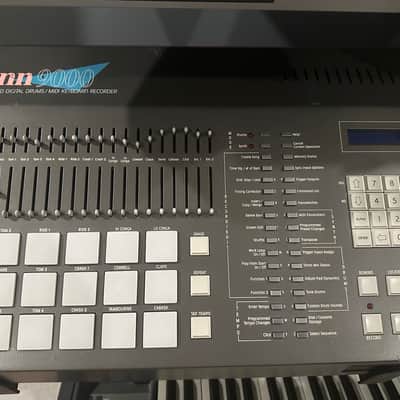 Linn 9000 Integrated Digital Drums / Midi Keyboard Recorder 1984 - 1986 - Black