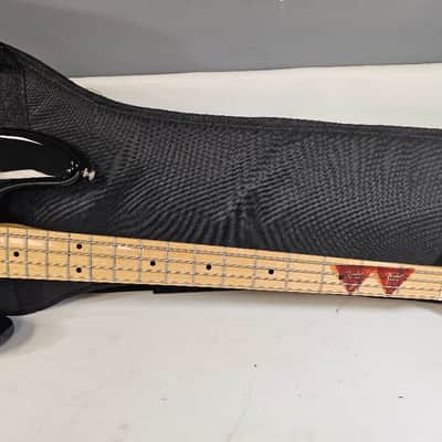 Fender Standard Jazz Bass with Maple Fretboard 2008 - 2016 - Black image 2