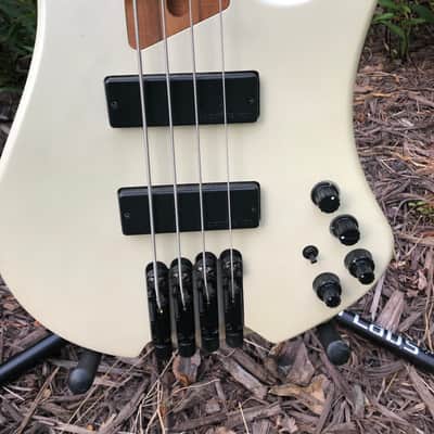 Ibanez EHB1000-PWM Bass Workshop 2020 - Present - Pearl White Matte image 3