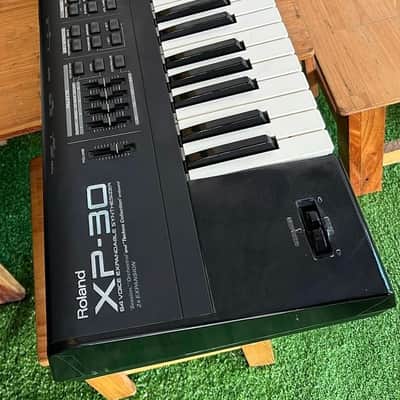 Roland XP-30 61-Key 64-Voice Expandable Synthesizer 1999 - 2004 - Black image 6