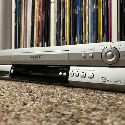 JVC HR-S3911U Super VHS ET VHS/S-VHS VCR Player Recorder w/ Cables TESTED ✅ image 4