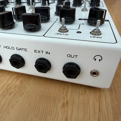 Soma Laboratory Lyra-8 Organismic Synthesizer White image 3