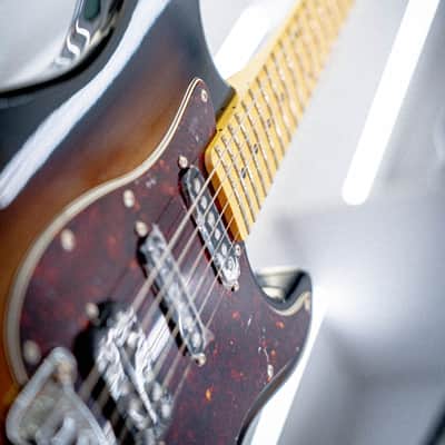 G&L Tribute Legacy HSS 3-Tone Sunburst MP image 4