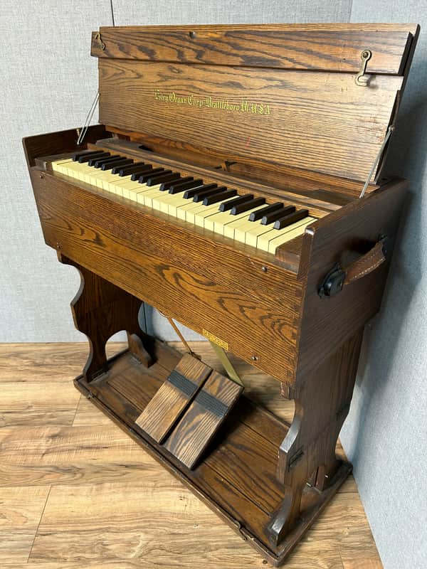Estey Folding Pump Reed Organ - Style JJ - Rare image 1