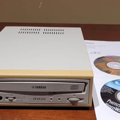 Yamaha CW8824SX SCSI 4 CD-R Drive and Sample Discs A3000 A4000 A5000 image 2