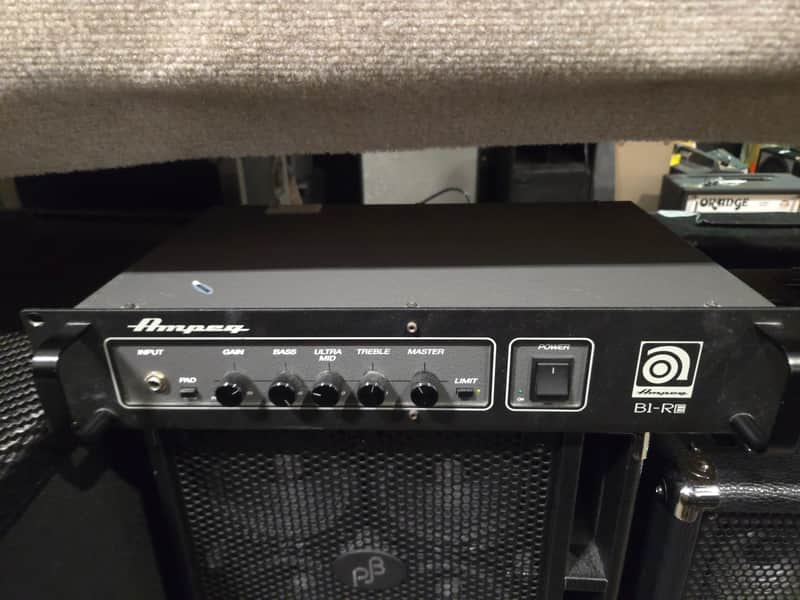 Ampeg B1-RE 300-Watt Rackmount Bass Amp Head