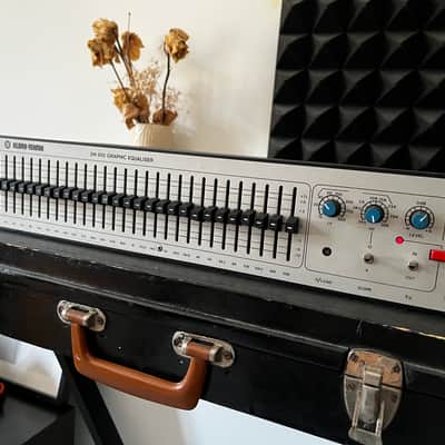 Klark Teknik DN300 EQ Vintage image 2