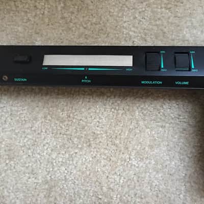 vintage Yamaha KX5 keytar MIDI controller excellent condition image 4