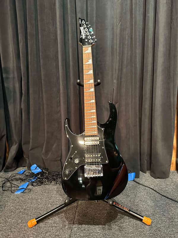 Ibanez Gio - Black Gloss image 1
