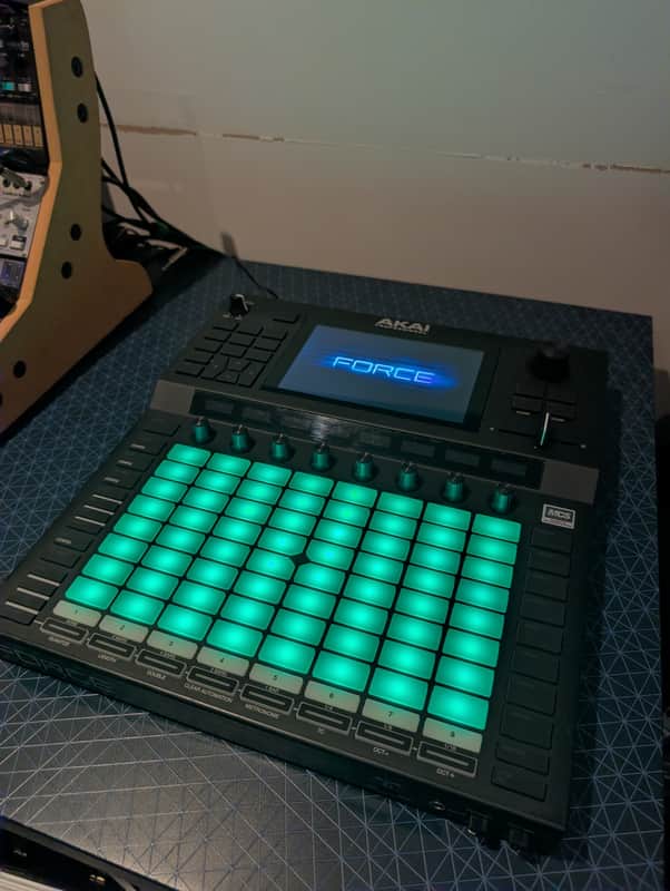 Akai Force Standalone Music Production - Light signs of use, includes Decksaver, SSD and original packaging. image 1
