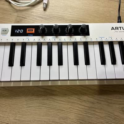 Arturia KeyStep 37 MIDI Controller 2021 - 2025 - White image 3