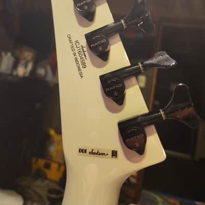 Jackson neckthru X Series CBXNT V 5-String Concert Bass with Rosewood Fretboard 2016 - 2018 - Snow White image 7