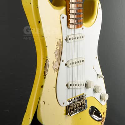 Fender Custom Shop Limited 70th anniversary 54 Stratocaster Heavy Relic 2025 - Candy Yellow Over 2 Color Sunburst (COD 2186NG) image 9