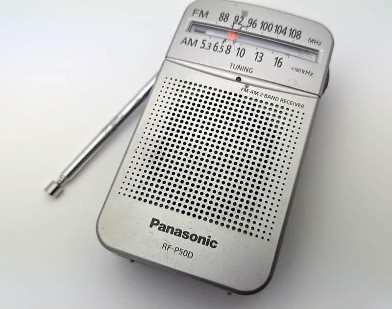 Panasonic RF-P50D: Pocket AM/FM Silver Radio - 2 Band Receiver image 1
