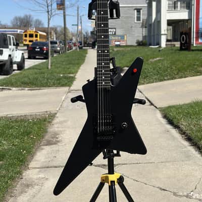 EVH Limited Edition Star w/ bag - Stealth Black image 1