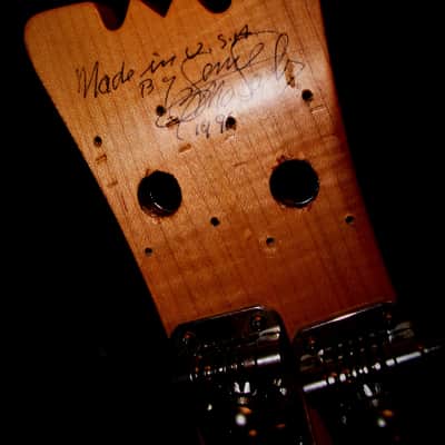 Mosrite VENTURES Bass 1991 White Pearl. The last guitar built by Semie Moseley. RAREST. Only one image 20