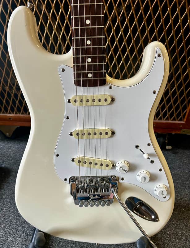 Squier MIJ Standard Stratocaster with System I Tremolo 1987 - 1988
