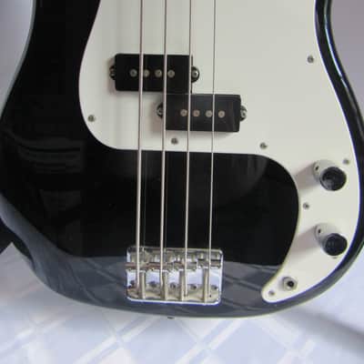 2011 Squire by Fender P-Bass Affinity Series 4-String Bass Guitar image 2