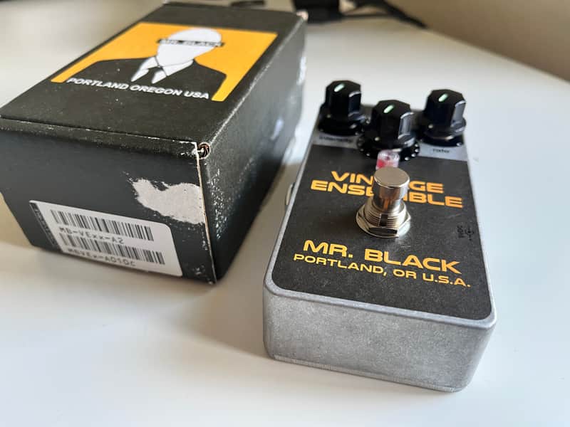 Mr. Black Vintage Ensemble