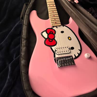 Squier Hello Kitty Stratocaster 2024 - Present - Pink image 9