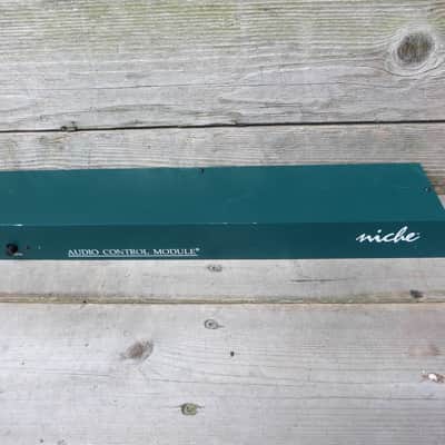 Niche  ACM-1  Midi Mixer  green image 1