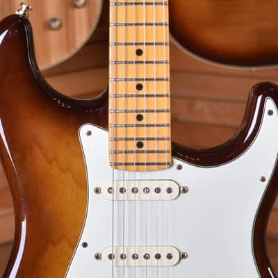 Fender 75th Anniversary Commemorative Stratocaster Maple Neck 2-Color Bourbon Burst image 13